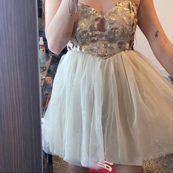 Adorable formal dress - Picture 1 of 6
